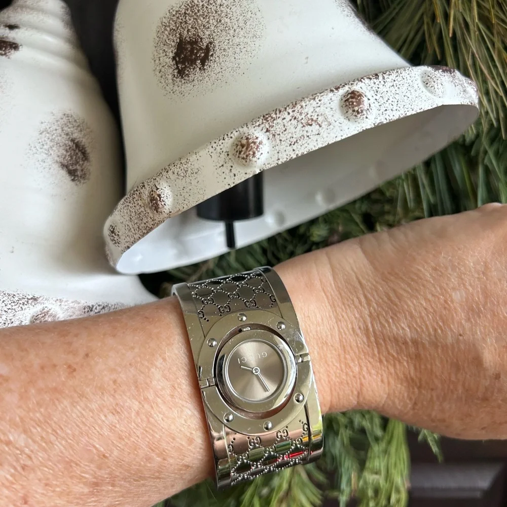 Gucci Italian Luxury Bracelet Watch Swiss Quartz